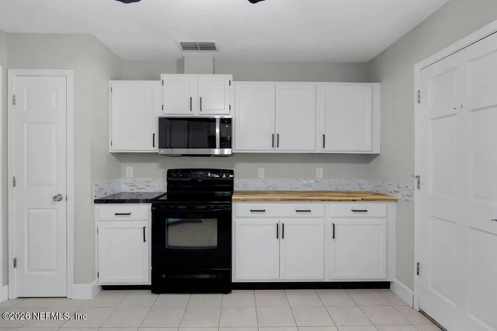 2733 Rochford Court Jacksonville FL 32225