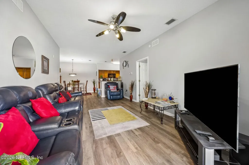 8215 Green Parrot Road Jacksonville FL 32256