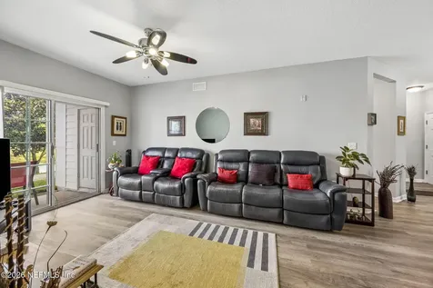 8215 Green Parrot Road Jacksonville FL 32256