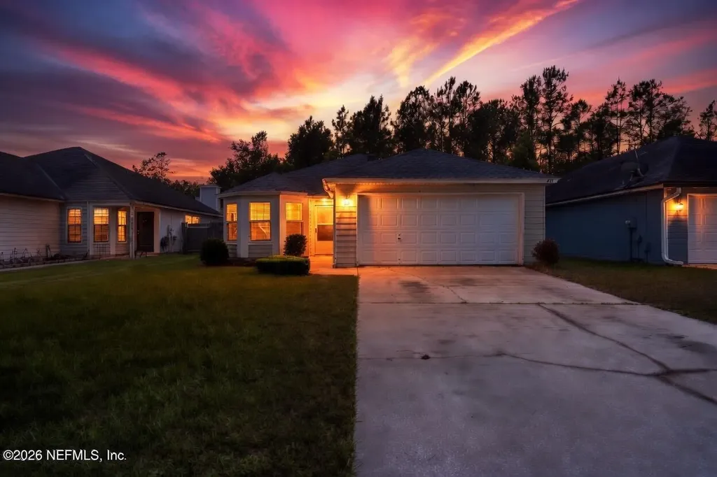 2005 Hunters Trace Circle Middleburg FL 32068