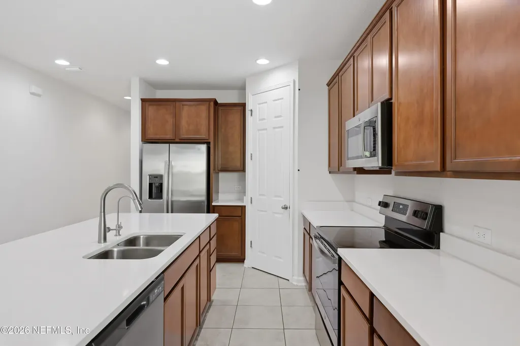 5120 Sawmill Pt Way Jacksonville FL 32210