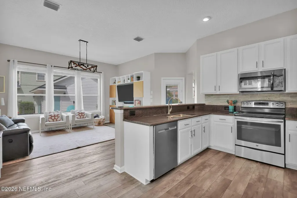 7933 Joshua Tree Lane Jacksonville FL 32256