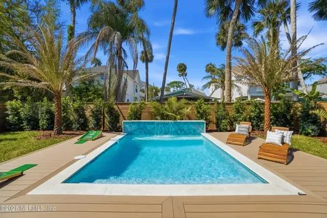371 9th Street Atlantic Beach FL 32233