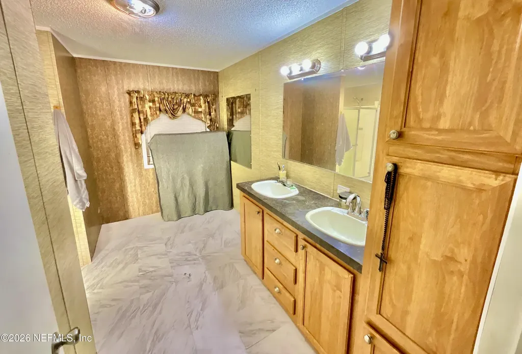 1837 State Road 20 Hawthorne FL 32640