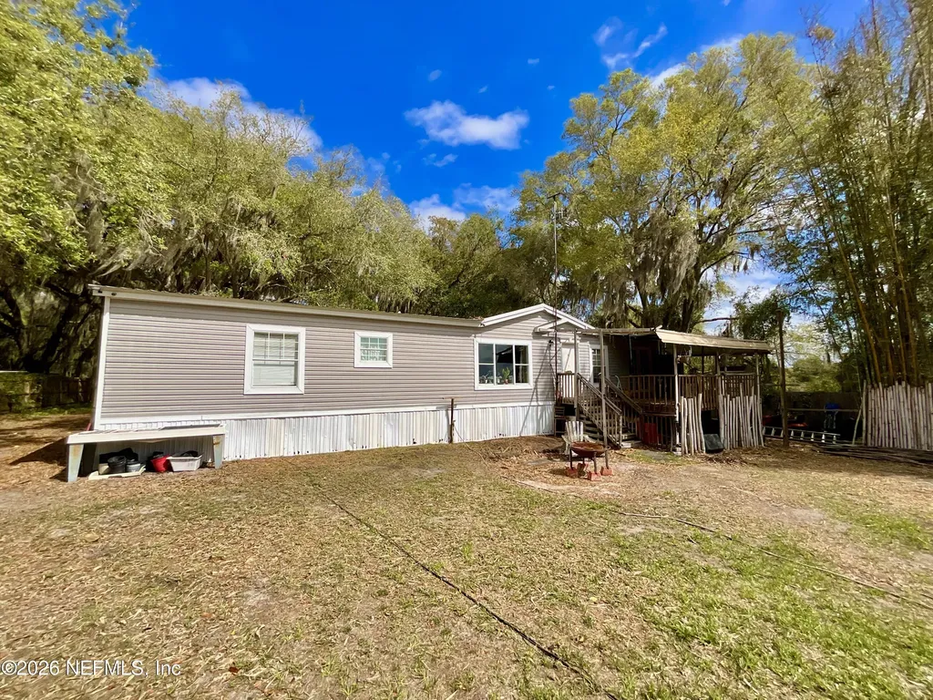1837 State Road 20 Hawthorne FL 32640