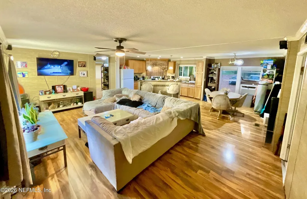 1837 State Road 20 Hawthorne FL 32640