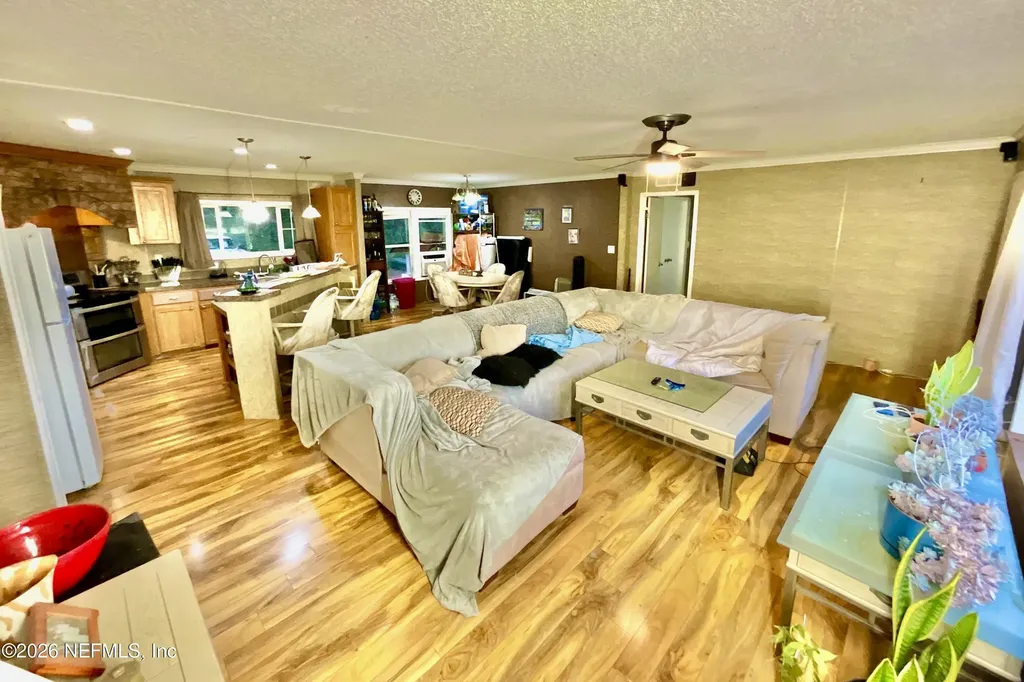 1837 State Road 20 Hawthorne FL 32640