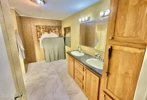 1837 State Road 20 Hawthorne FL 32640