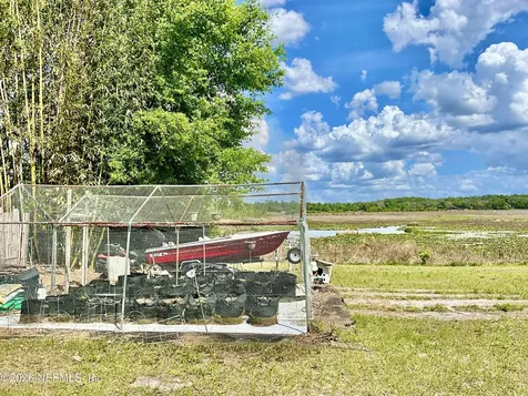 1837 State Road 20 Hawthorne FL 32640