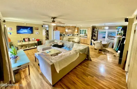 1837 State Road 20 Hawthorne FL 32640