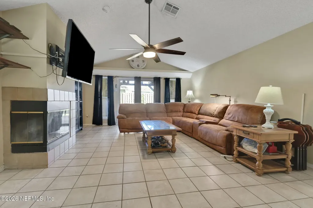 8457 Sugartree Drive Jacksonville FL 32244