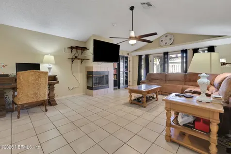 8457 Sugartree Drive Jacksonville FL 32244