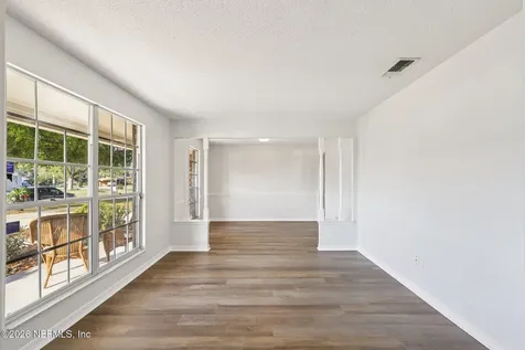 8243 Worm Wood Road Jacksonville FL 32210