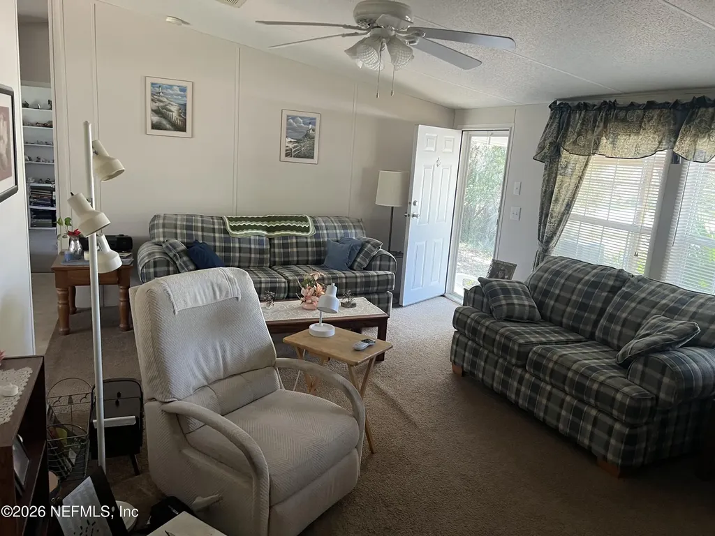 223 Oak Ridge Drive Welaka FL 32193