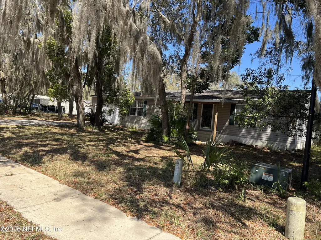 223 Oak Ridge Drive Welaka FL 32193