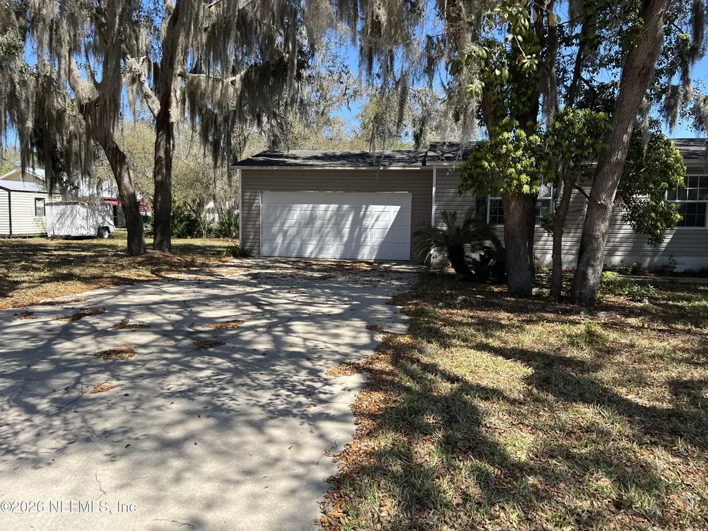 223 Oak Ridge Drive Welaka FL 32193