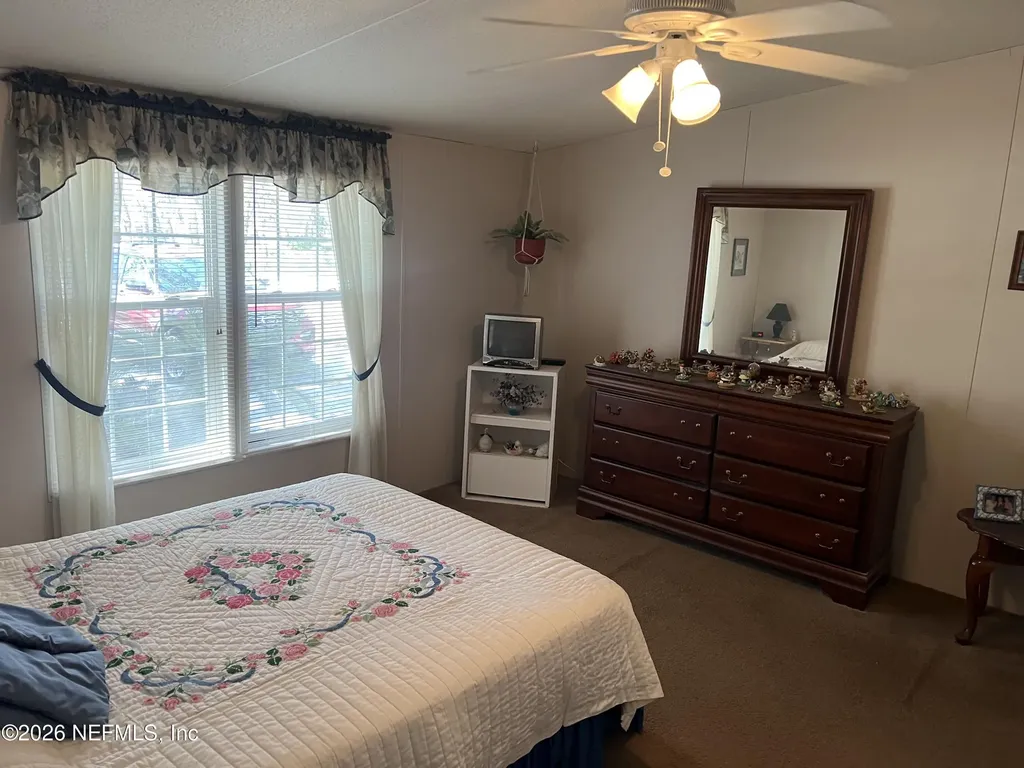 223 Oak Ridge Drive Welaka FL 32193