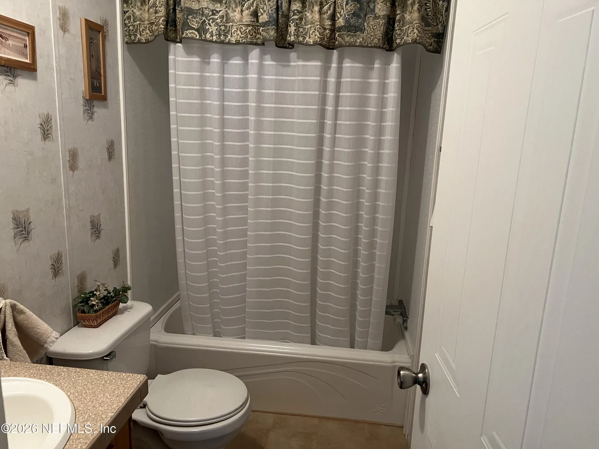223 Oak Ridge Drive Welaka FL 32193