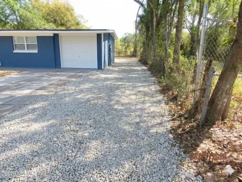 5849 Ridgeway Road E Jacksonville FL 32244