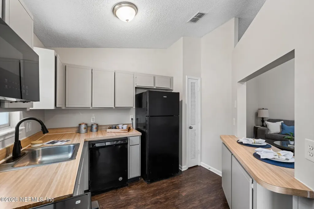 2753 Cavender Court Jacksonville FL 32216