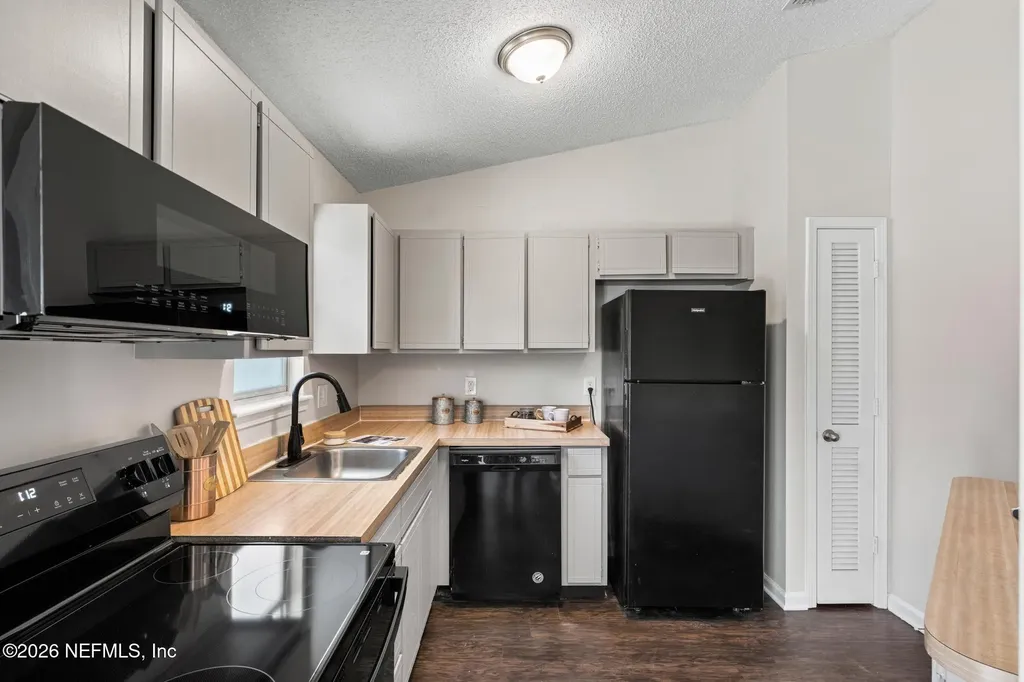 2753 Cavender Court Jacksonville FL 32216