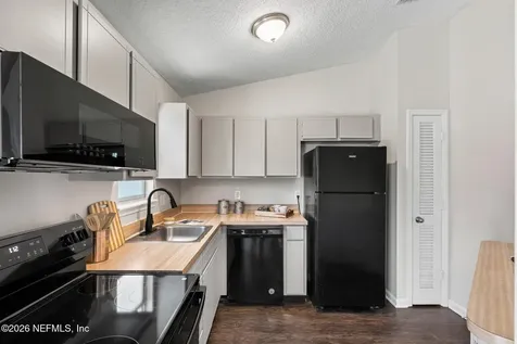 2753 Cavender Court Jacksonville FL 32216