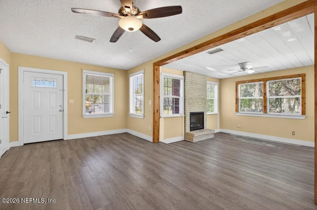 9049 Jackson Avenue Jacksonville FL 32208