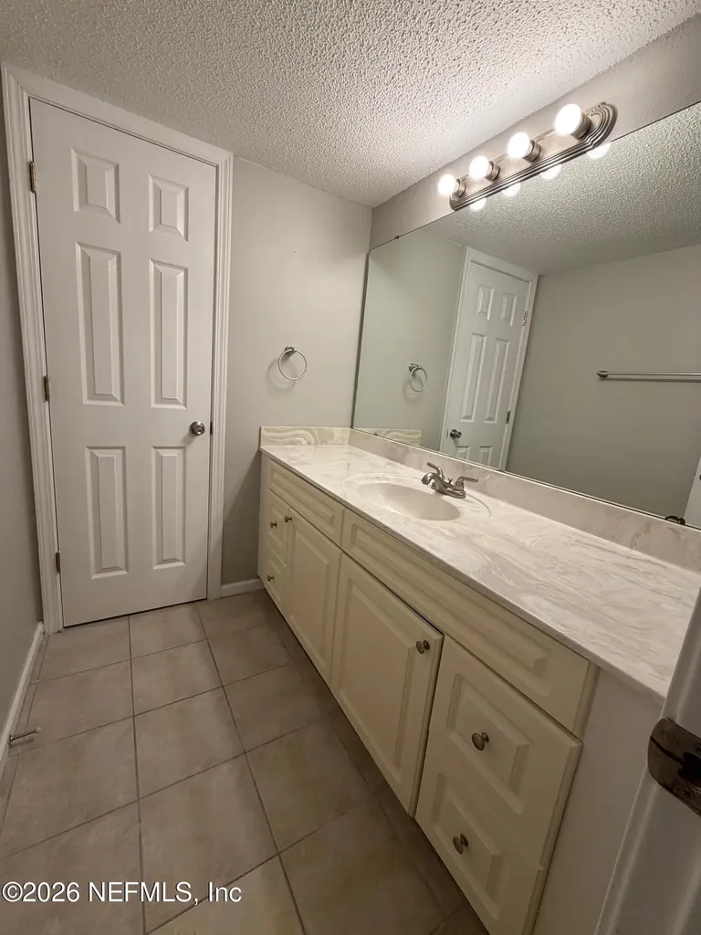 3864 La Mirada Drive Jacksonville FL 32217