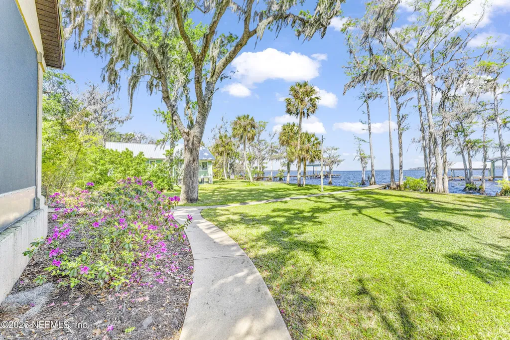 530 Clifton Road Crescent City FL 32112