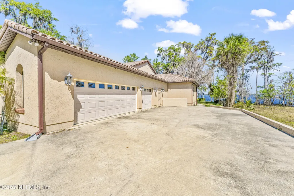 530 Clifton Road Crescent City FL 32112
