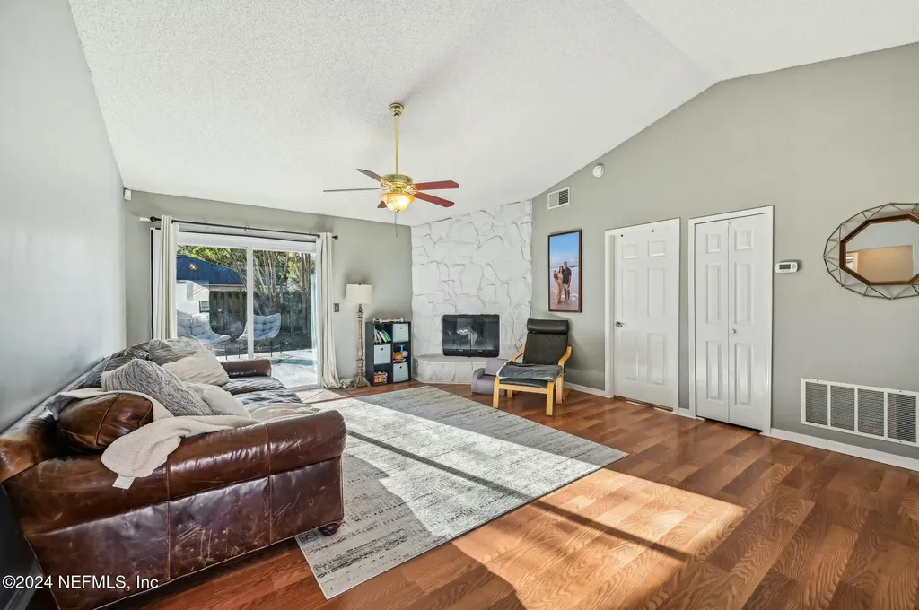 8064 Kilwinning Lane Jacksonville FL 32244