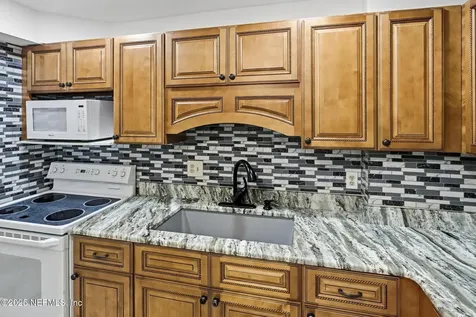 925 Halifax Avenue Daytona Beach FL 32118