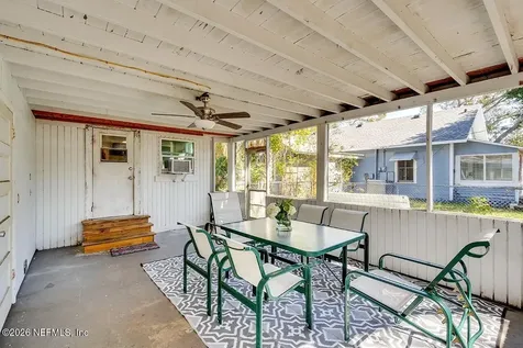 2513 8th Avenue W Bradenton FL 34203
