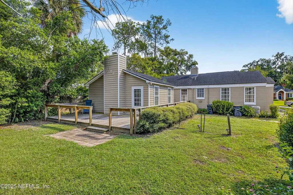 1425 Pinetree Road Jacksonville FL 32207