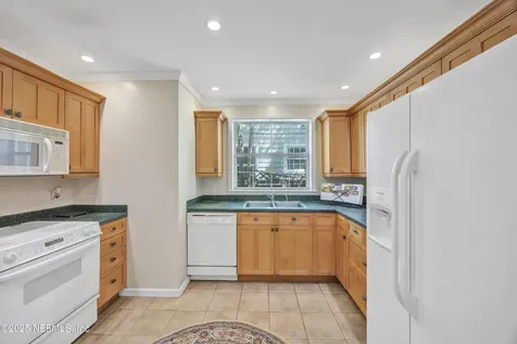 1425 Pinetree Road Jacksonville FL 32207