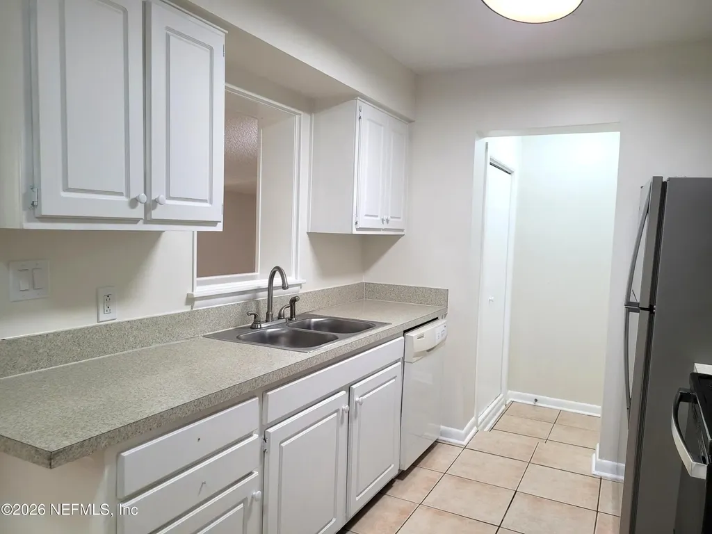 5607 Santa Monica Boulevard S Jacksonville FL 32207