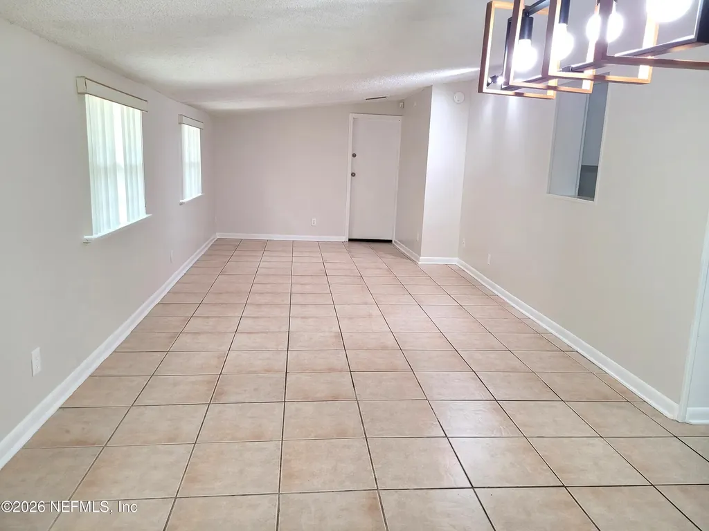 5607 Santa Monica Boulevard S Jacksonville FL 32207