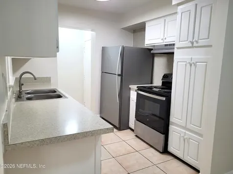 5607 Santa Monica Boulevard S Jacksonville FL 32207