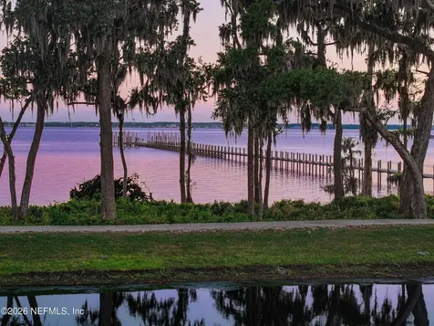 135 Oak Park Drive St. Johns FL 32259