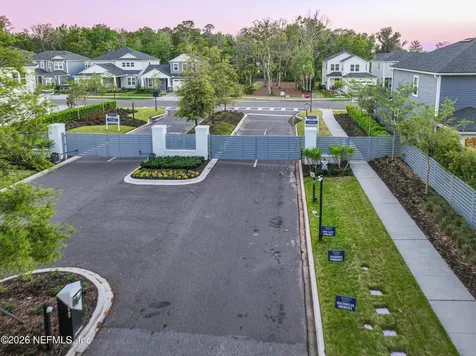 135 Oak Park Drive St. Johns FL 32259