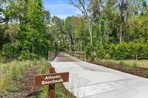 135 Oak Park Drive St. Johns FL 32259