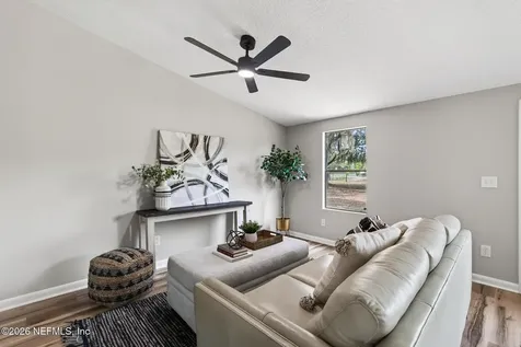4224 Deer Trail Middleburg FL 32068