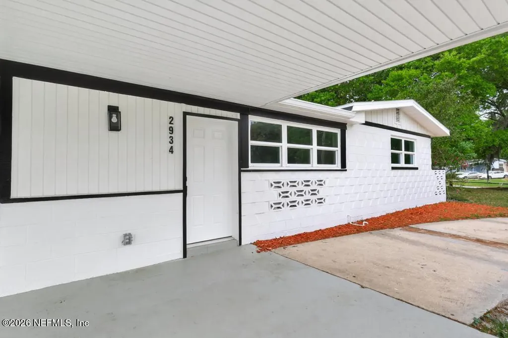 2934 Stonehurst Road W Jacksonville FL 32277