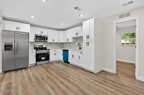 2934 Stonehurst Road W Jacksonville FL 32277