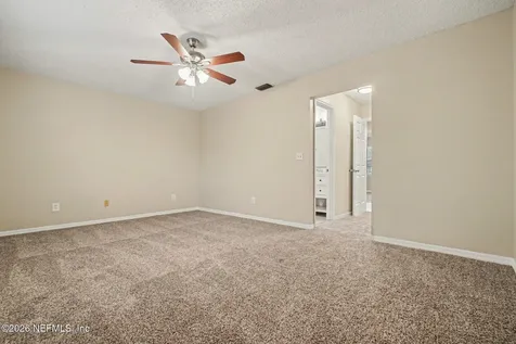 8459 Pikes Peak Drive N Jacksonville FL 32244