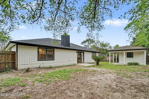 8459 Pikes Peak Drive N Jacksonville FL 32244