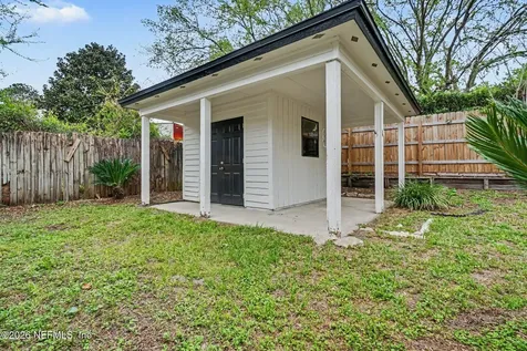 8459 Pikes Peak Drive N Jacksonville FL 32244