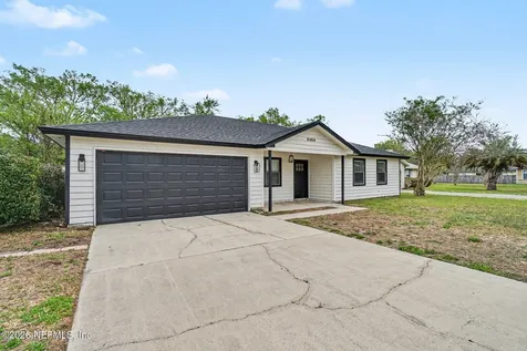 8459 Pikes Peak Drive N Jacksonville FL 32244