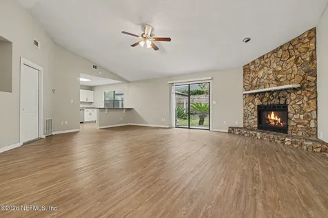 8459 Pikes Peak Drive N Jacksonville FL 32244