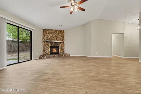 8459 Pikes Peak Drive N Jacksonville FL 32244